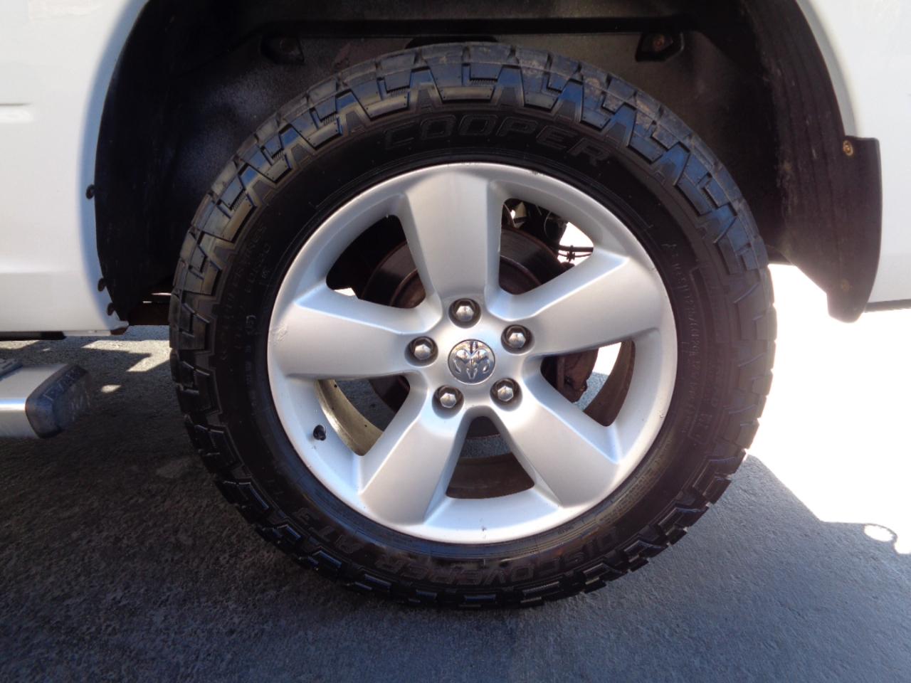 RAM 1500 4WD Crew Cab 140.5" Express 2014