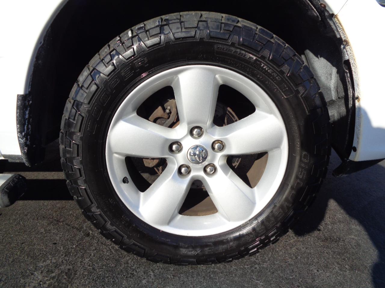 RAM 1500 4WD Crew Cab 140.5" Express 2014