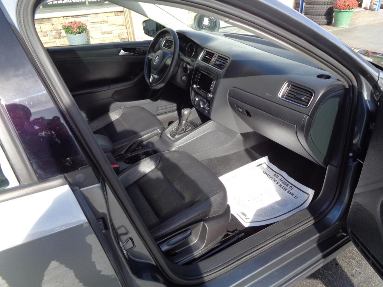 Volkswagen Jetta Sedan 4dr Auto SE PZEV 2012