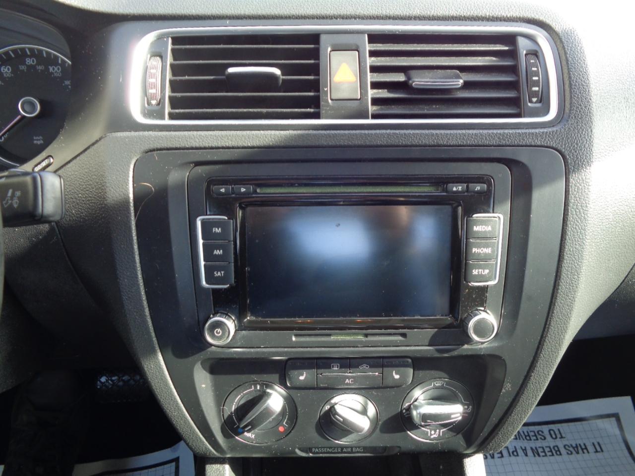 Volkswagen Jetta Sedan 4dr Auto SE PZEV 2012
