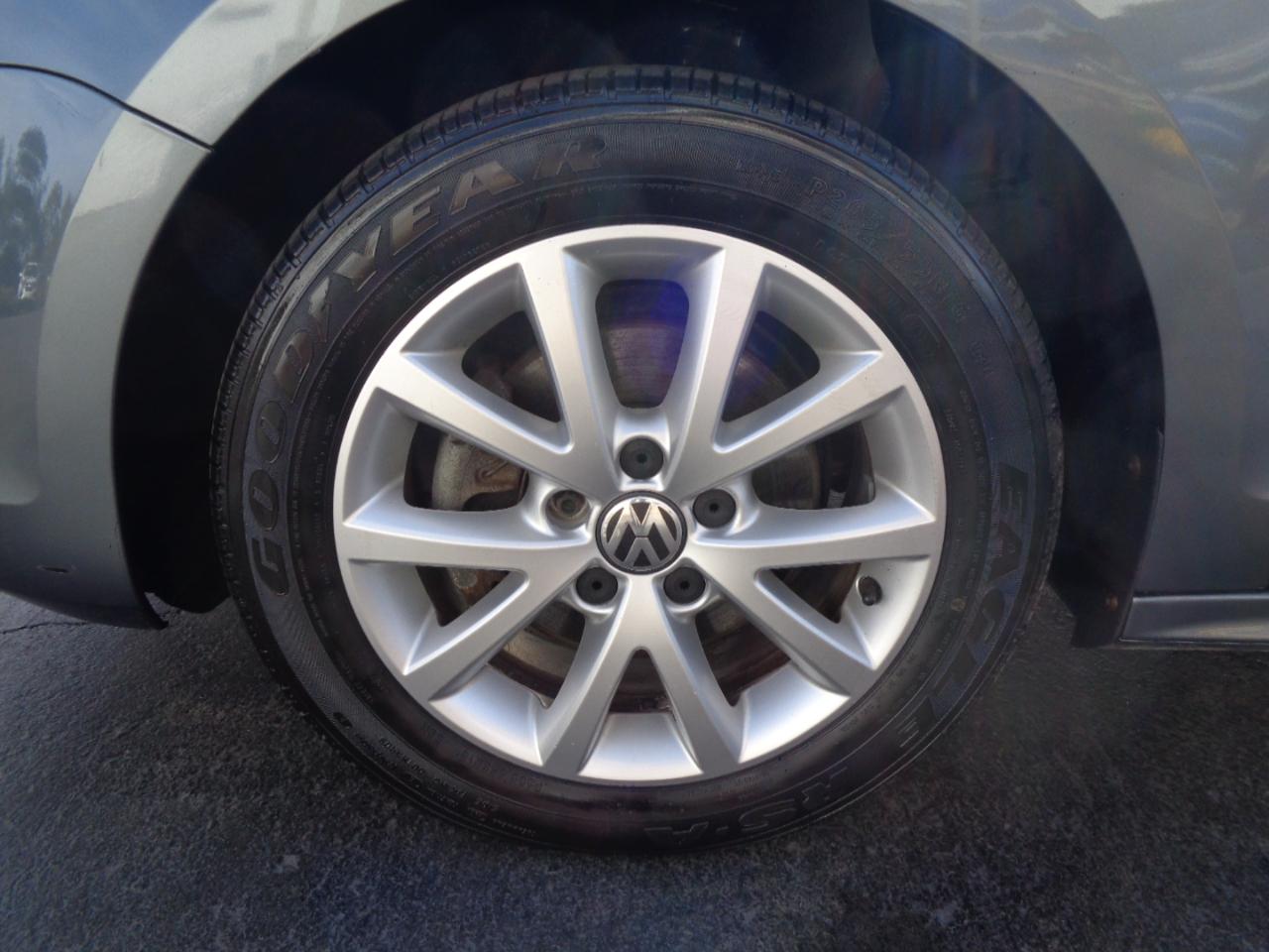 Volkswagen Jetta Sedan 4dr Auto SE PZEV 2012