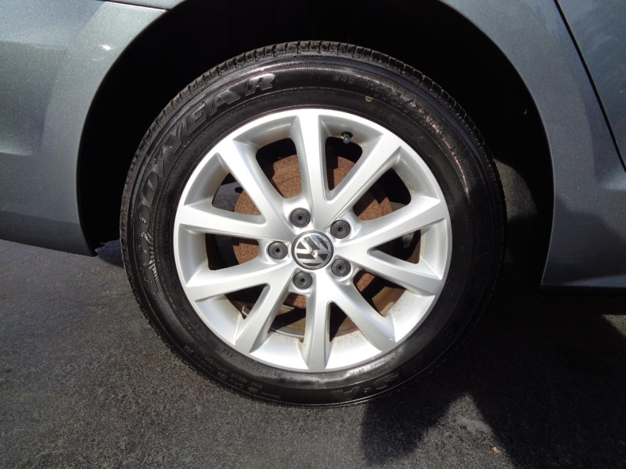 Volkswagen Jetta Sedan 4dr Auto SE PZEV 2012