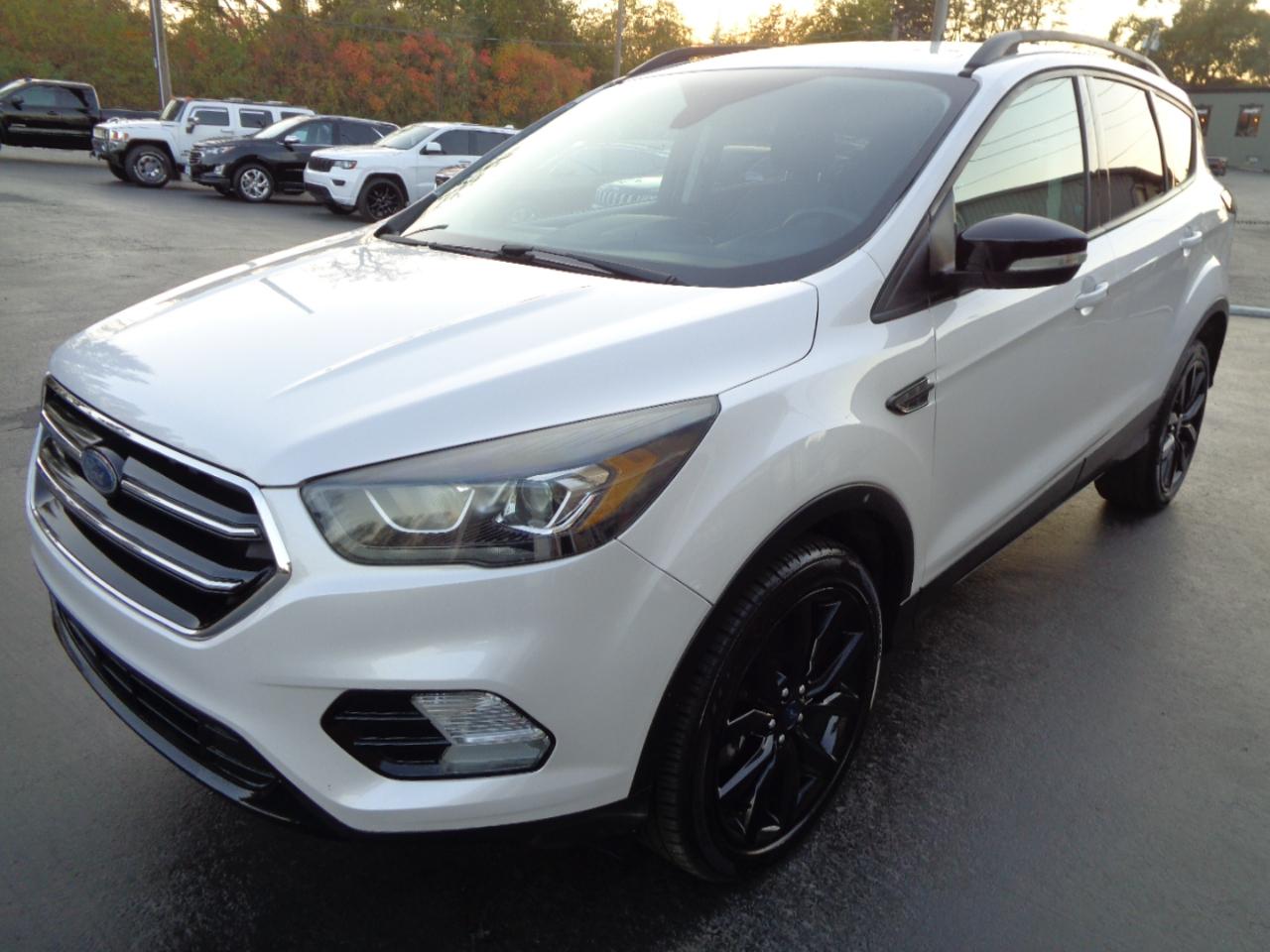 Ford Escape Titanium 4WD 2017