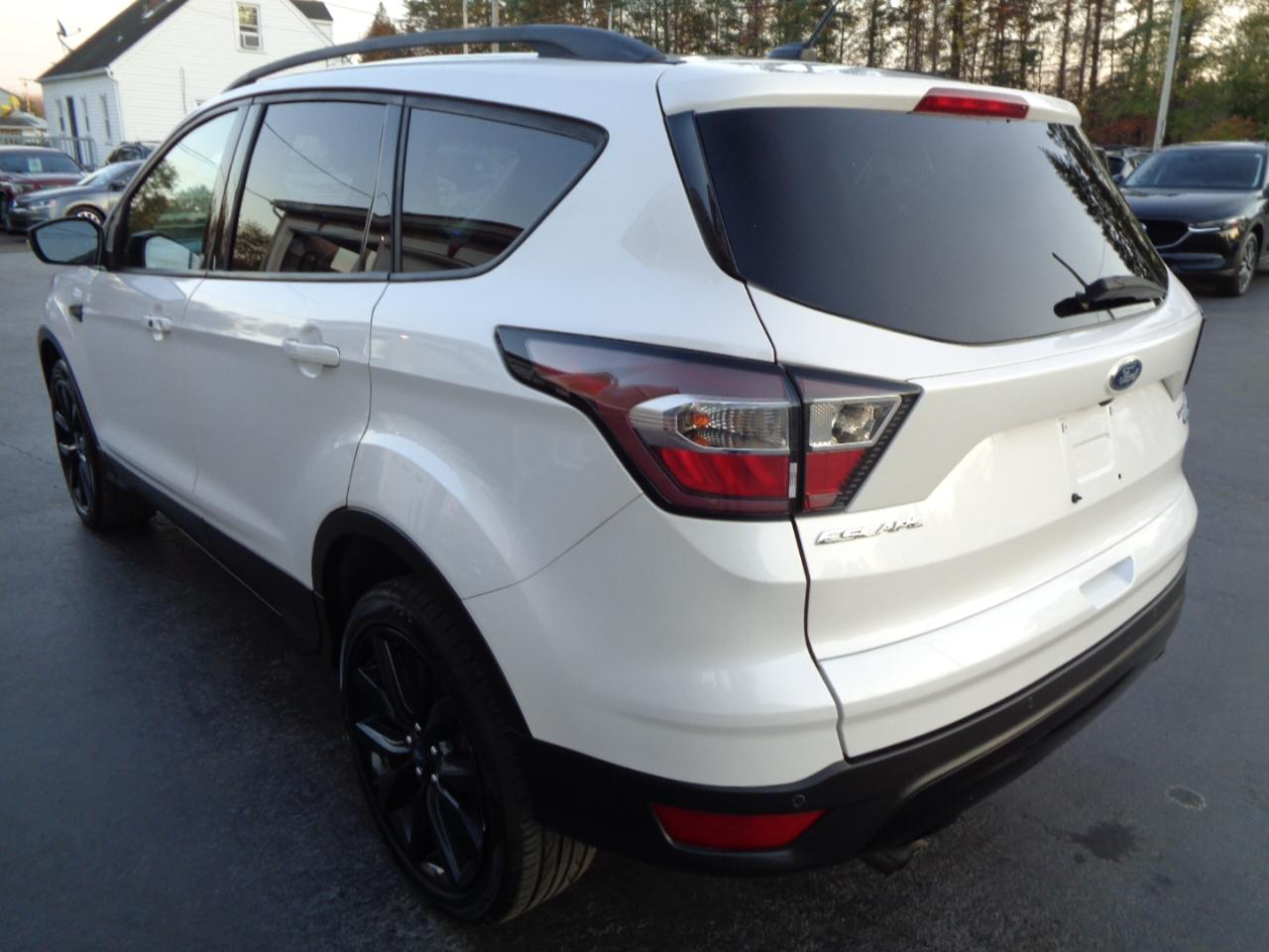 Ford Escape Titanium 4WD 2017