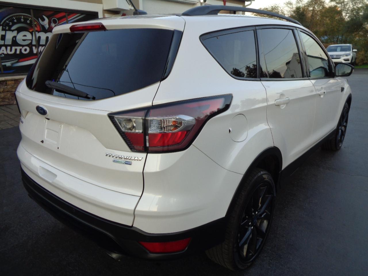 Ford Escape Titanium 4WD 2017