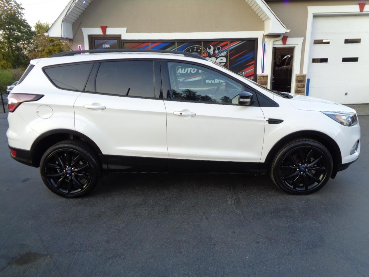 Ford Escape Titanium 4WD 2017