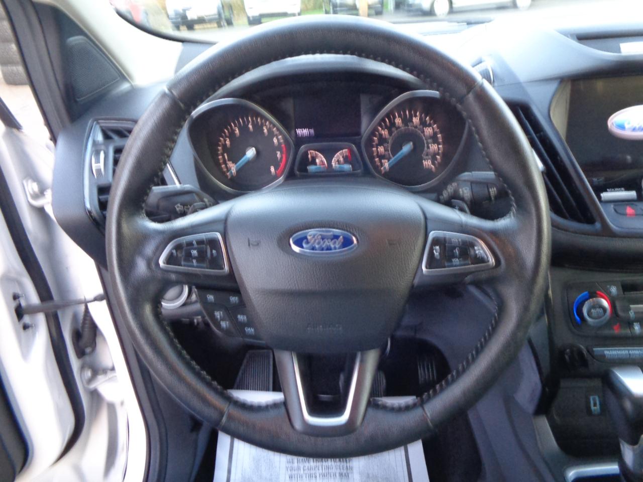 Ford Escape Titanium 4WD 2017