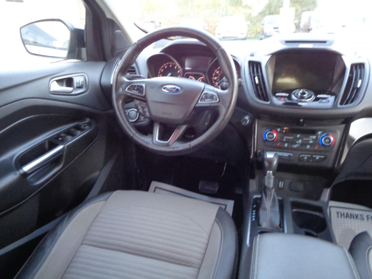Ford Escape Titanium 4WD 2017