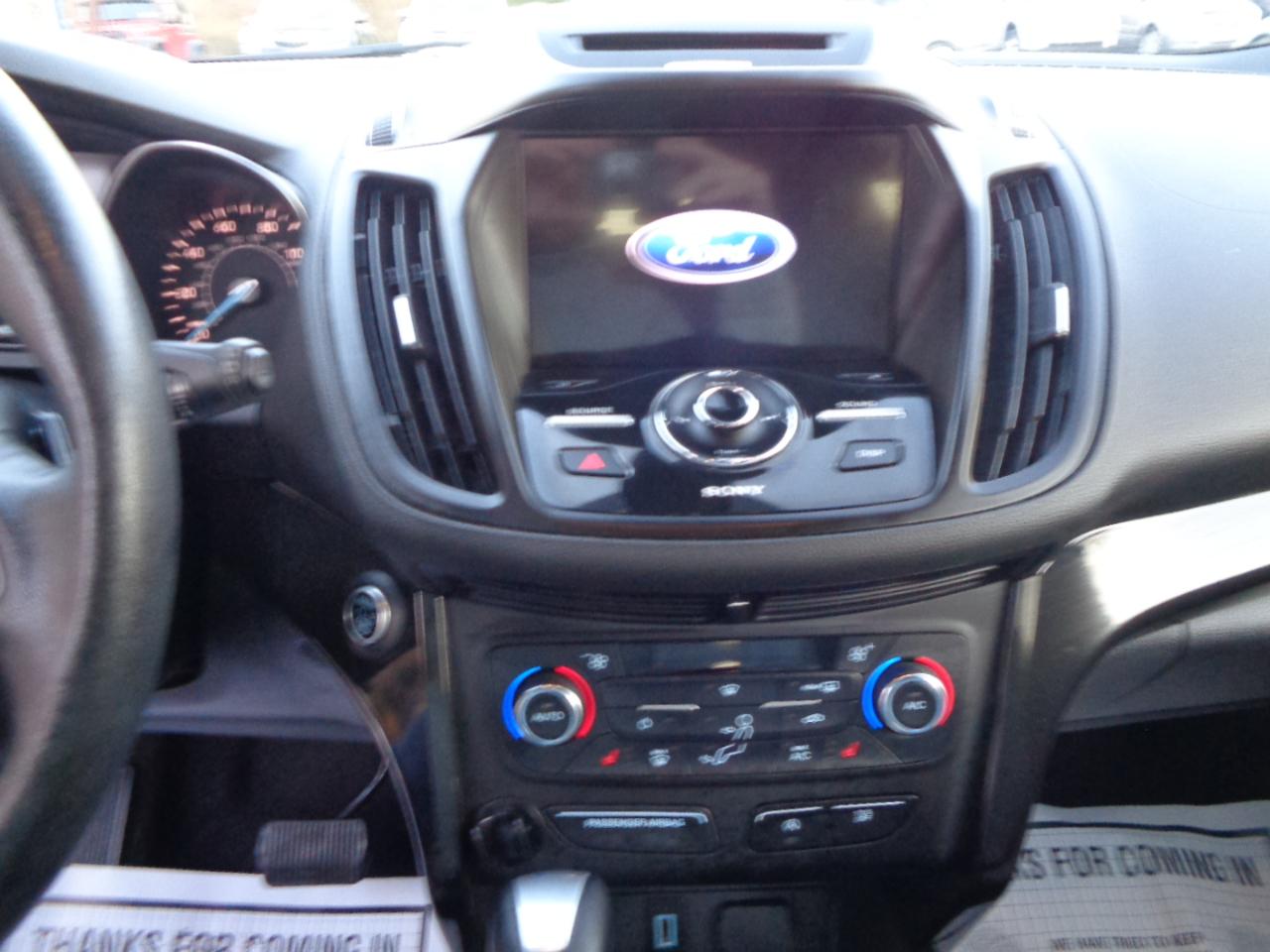 Ford Escape Titanium 4WD 2017