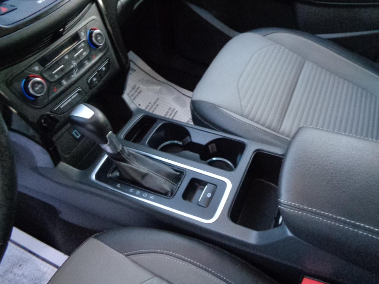 Ford Escape Titanium 4WD 2017