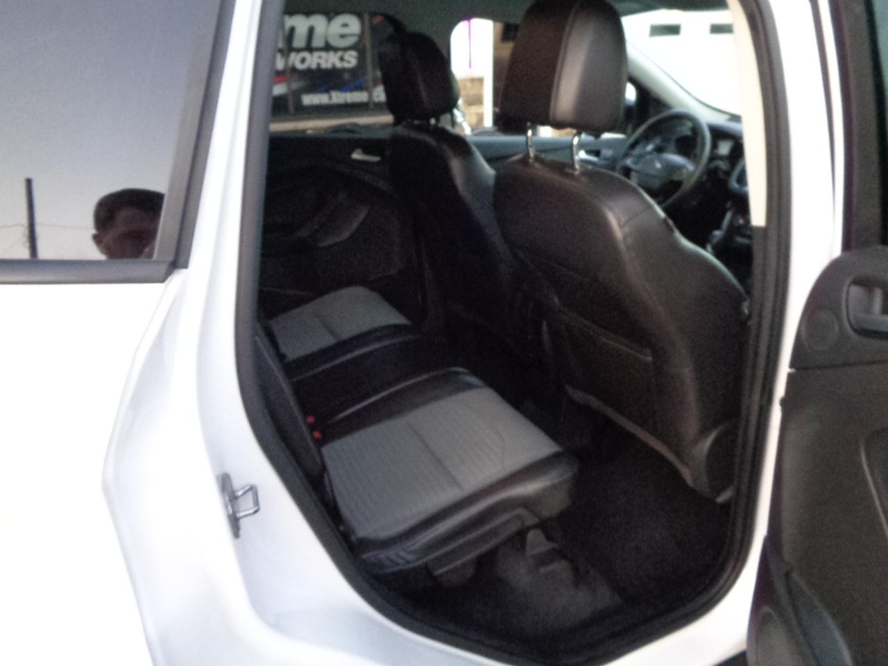 Ford Escape Titanium 4WD 2017