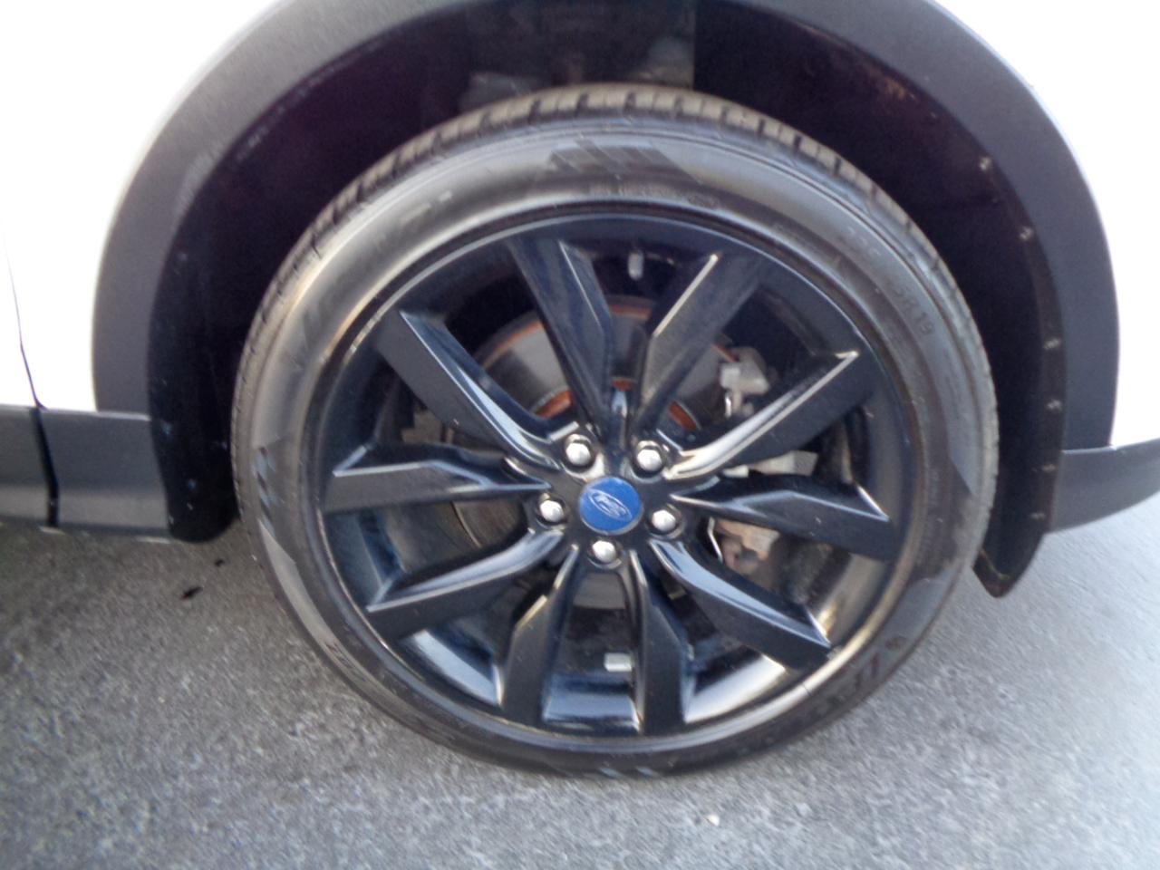 Ford Escape Titanium 4WD 2017