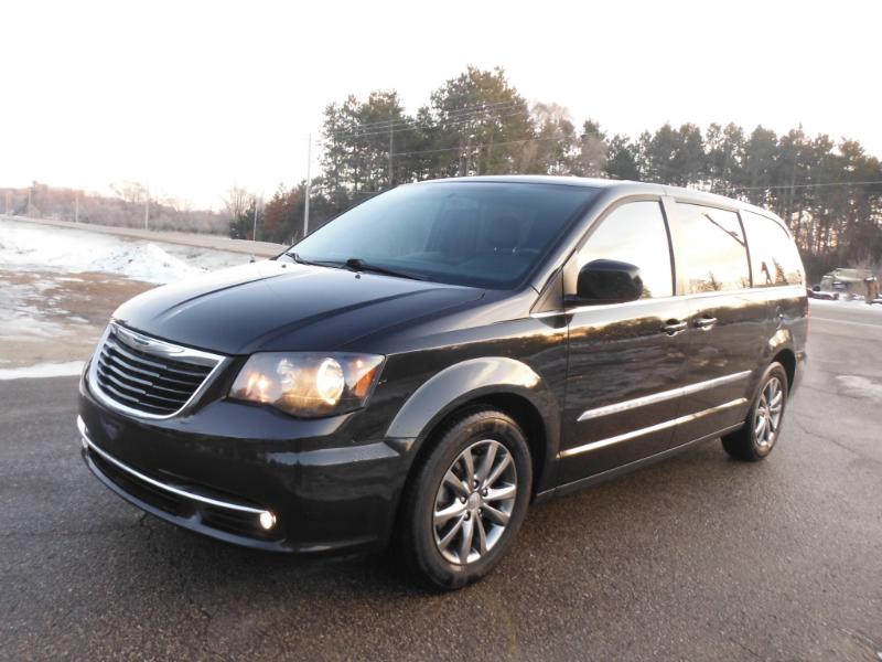 Chrysler Town & Country S 2016