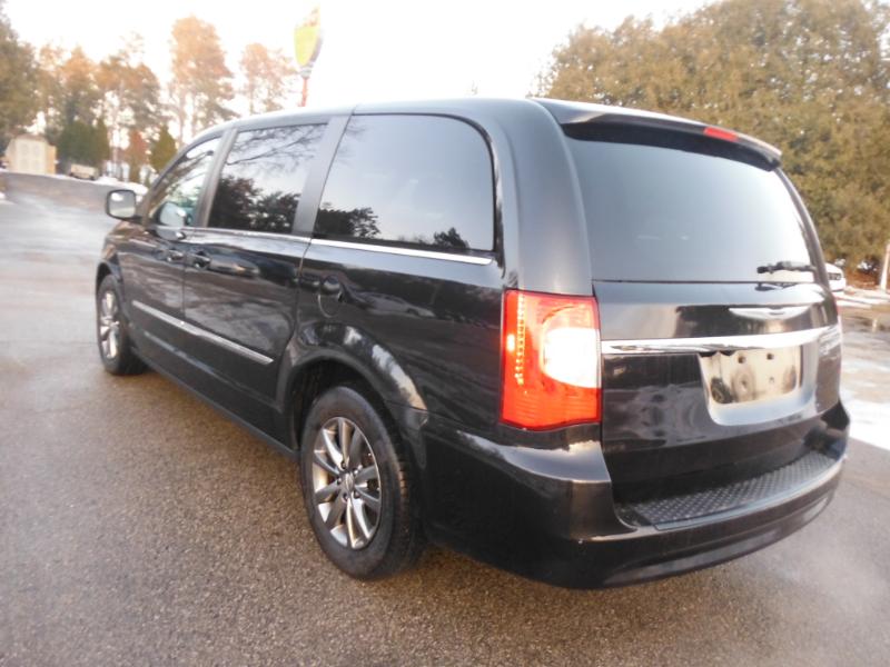Chrysler Town & Country S 2016