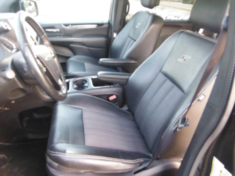 Chrysler Town & Country S 2016