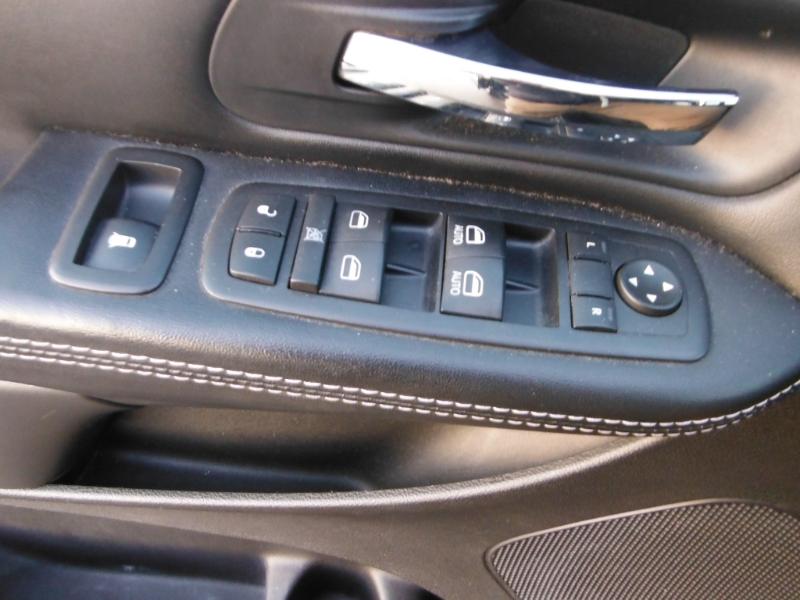 Chrysler Town & Country S 2016