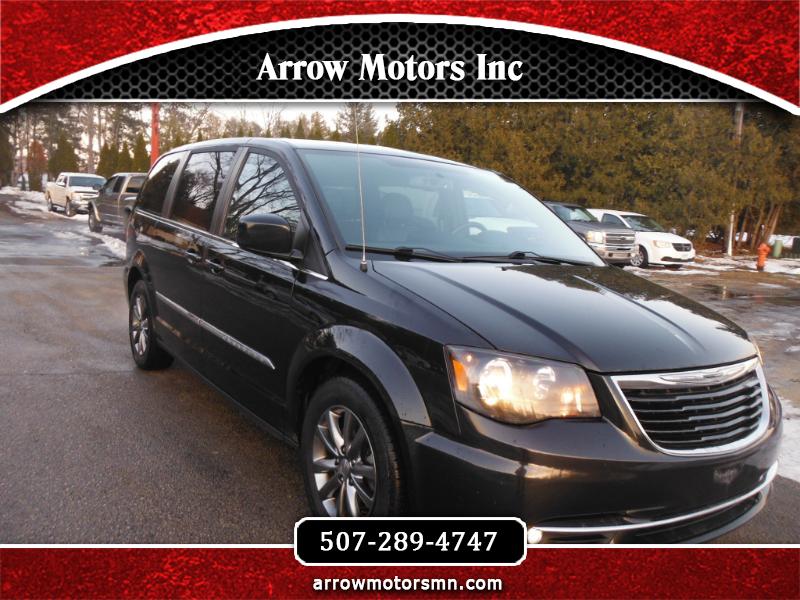 2016 Chrysler Town & Country S