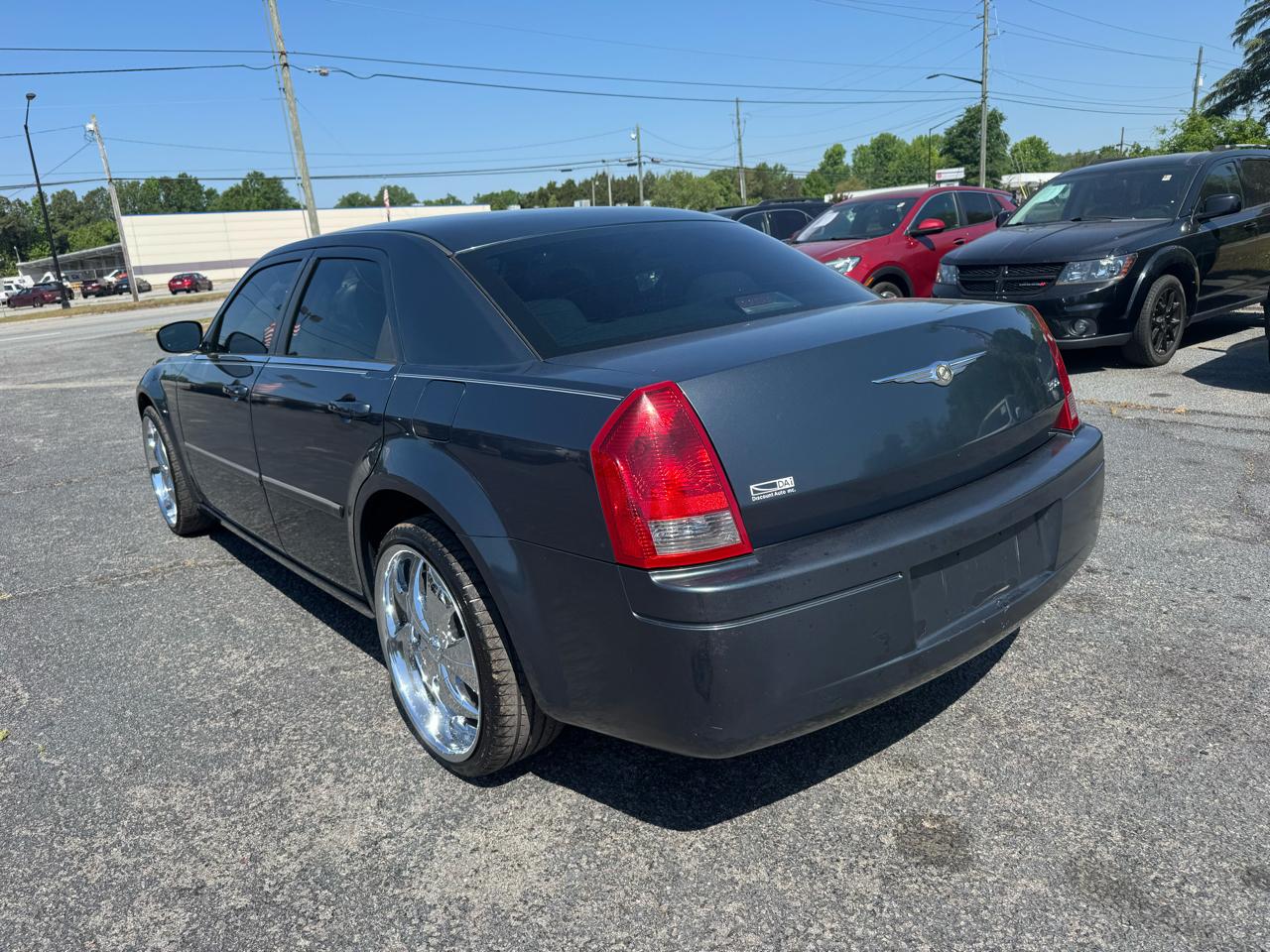 Chrysler 300 4dr Sdn 300 RWD 2007
