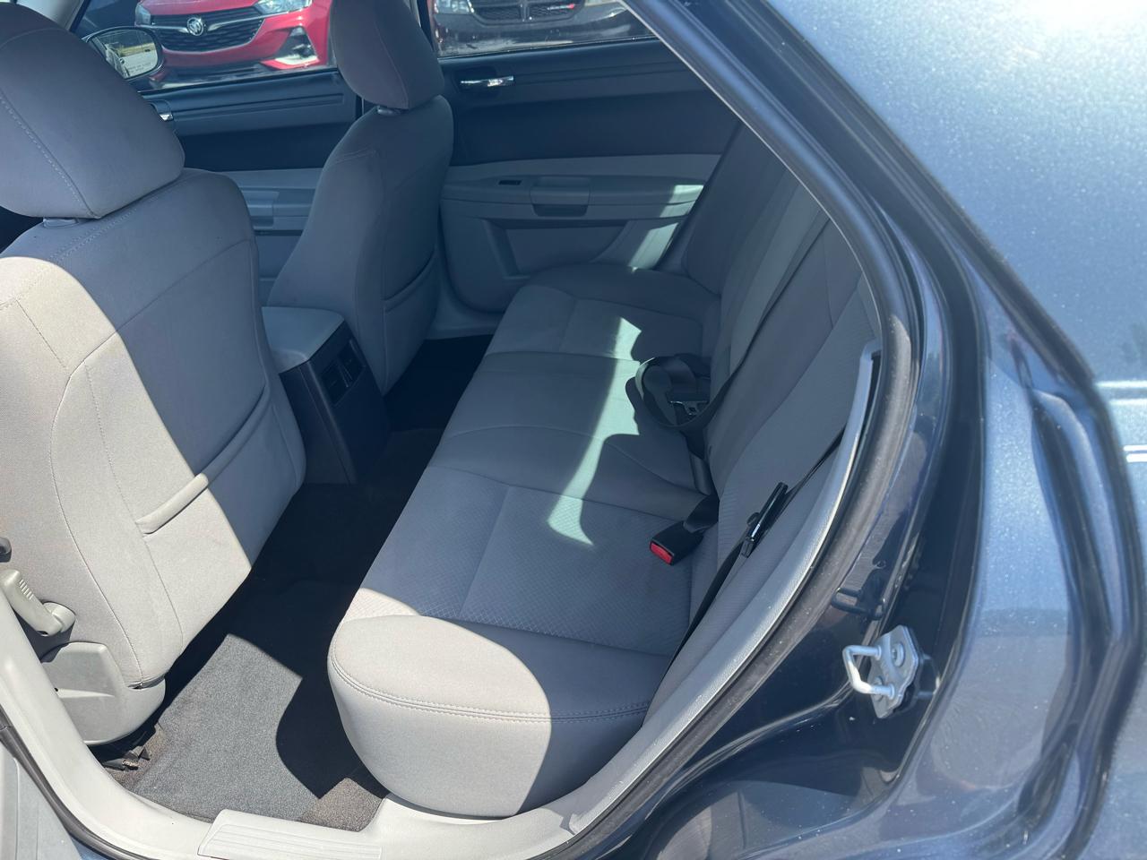 Chrysler 300 4dr Sdn 300 RWD 2007