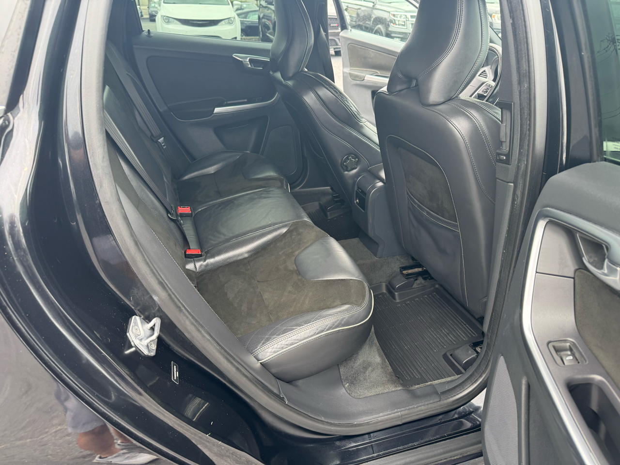 Volvo XC60 AWD 4dr T6 R-Design Platinum 2015 Volvo XC60 AWD 4dr T6 R-Design Platinum 2015