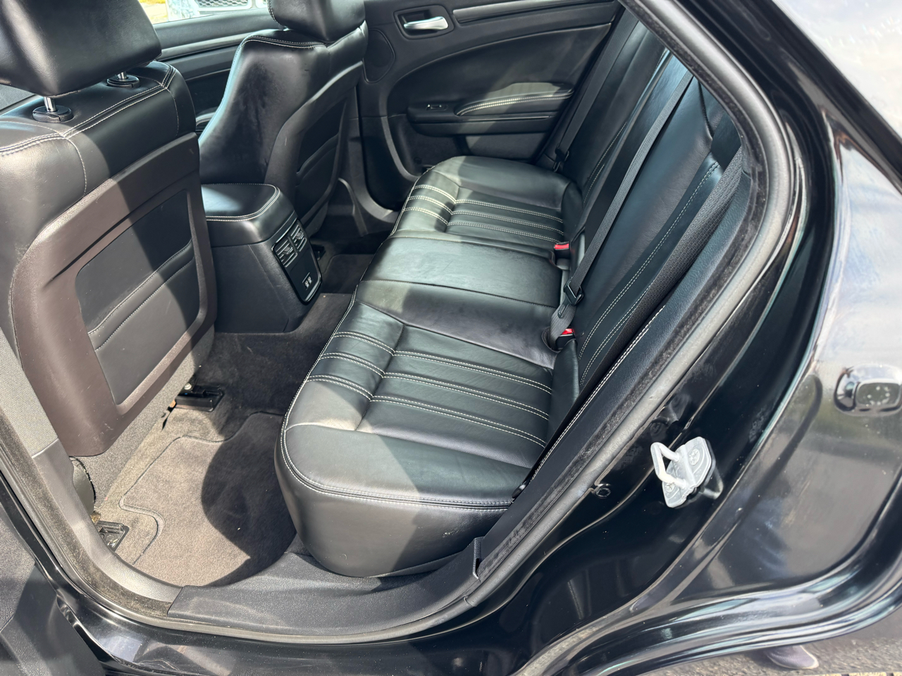 Chrysler 300 4dr Sdn 300S RWD 2015 Chrysler 300 4dr Sdn 300S RWD 2015