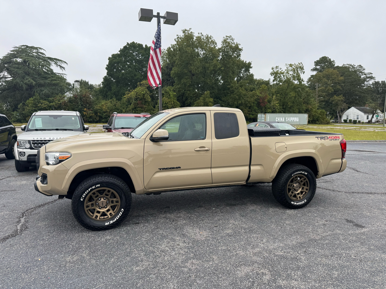 2018 Toyota Tacoma TRD Access Cab V6 4x4 photo 2