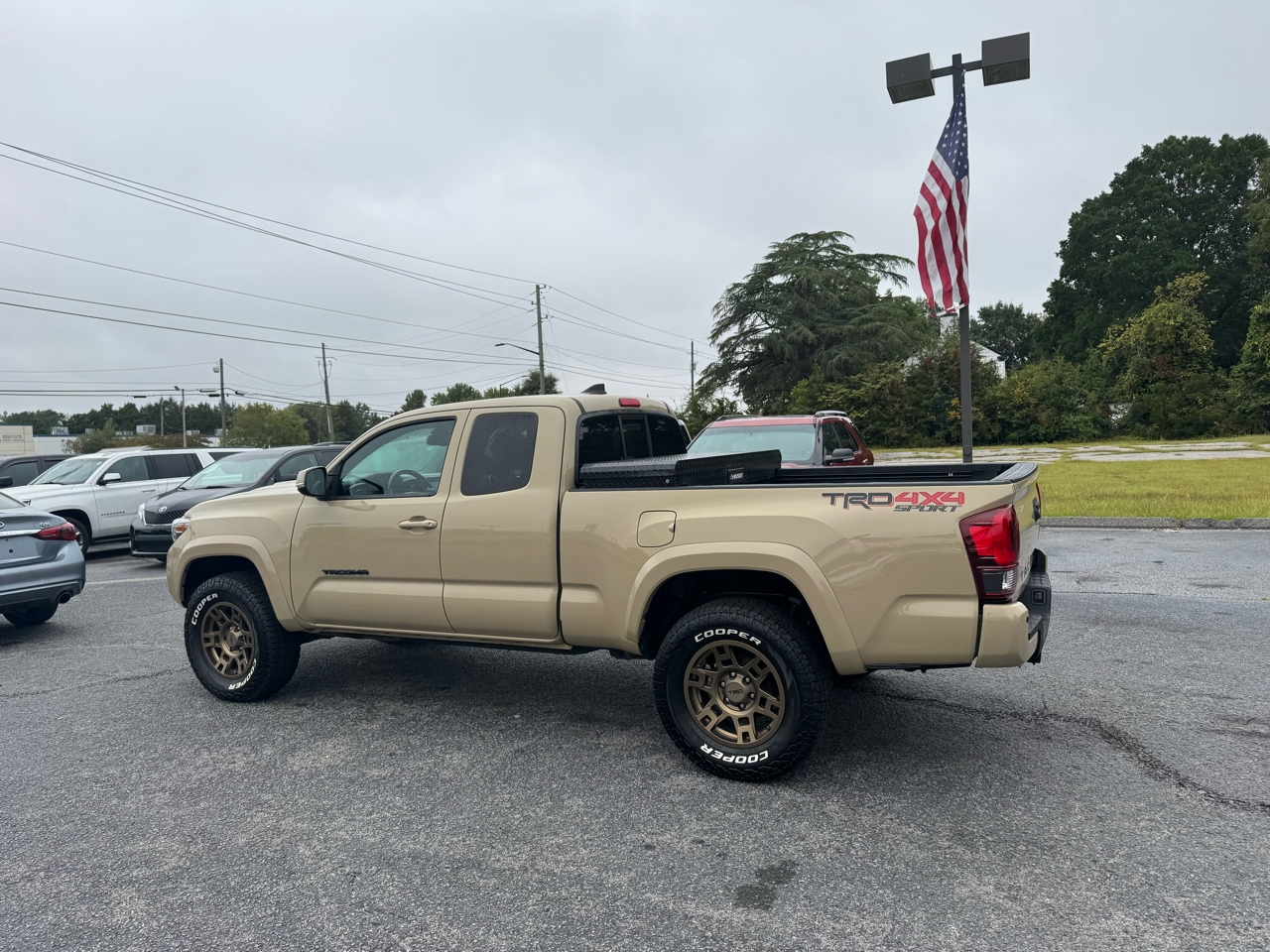 2018 Toyota Tacoma TRD Access Cab V6 4x4 photo 3