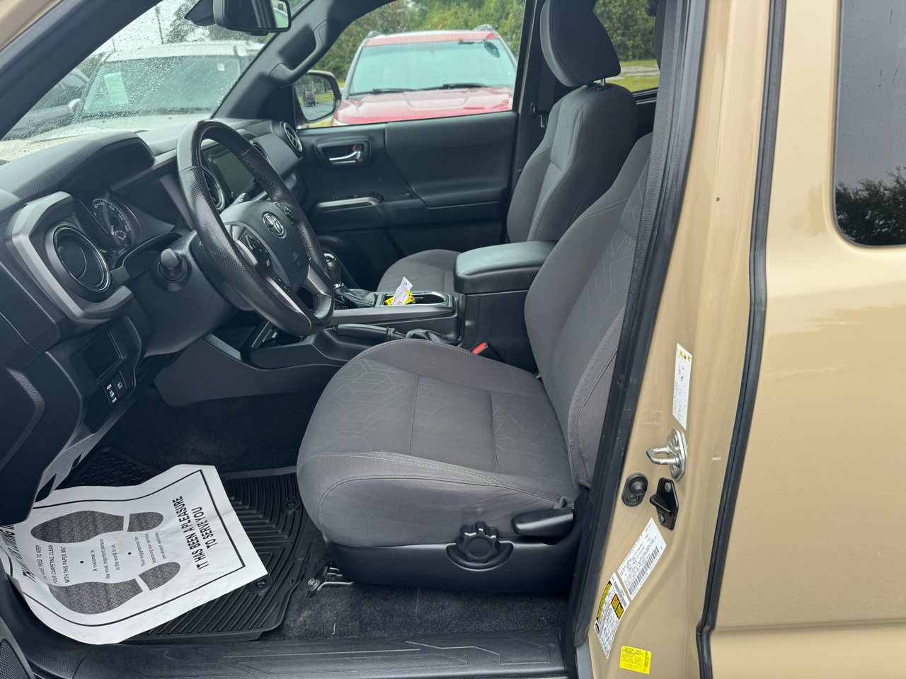 2018 Toyota Tacoma TRD Access Cab V6 4x4 photo 10