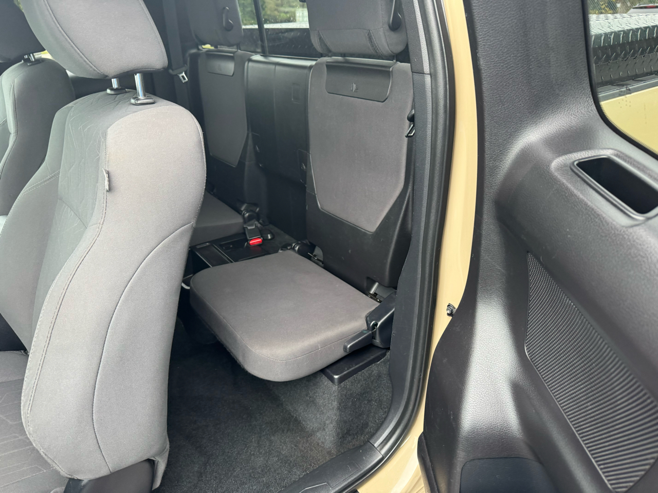 2018 Toyota Tacoma TRD Access Cab V6 4x4 photo 11