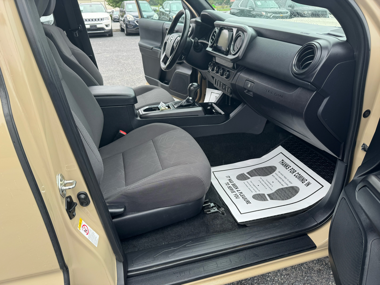 2018 Toyota Tacoma TRD Access Cab V6 4x4 photo 12