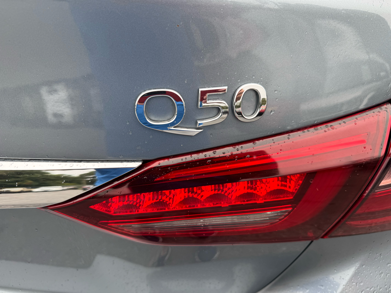 2018 Infiniti Q50 3.0t LUXE photo 19