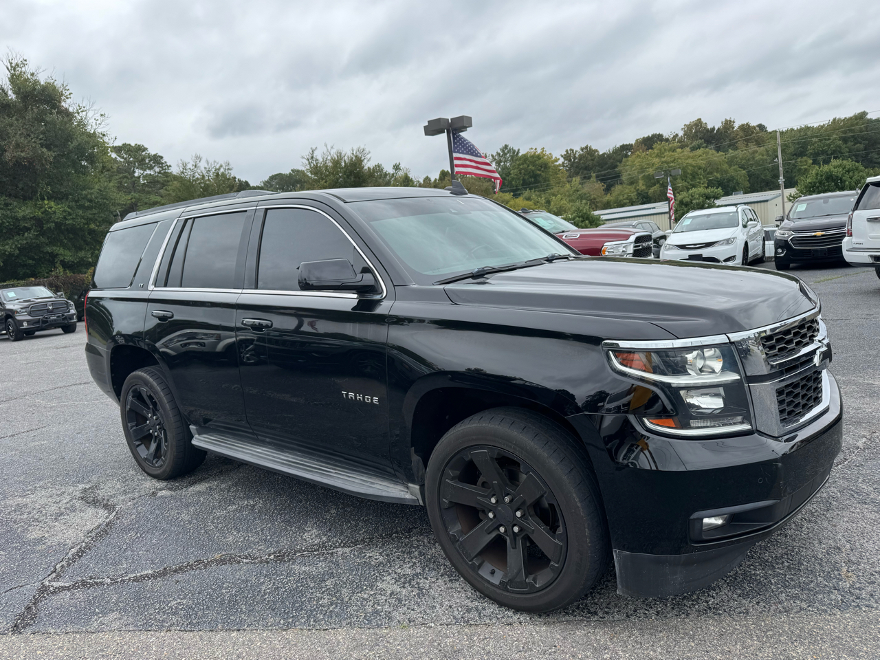 2016 Chevrolet Tahoe LT photo 4