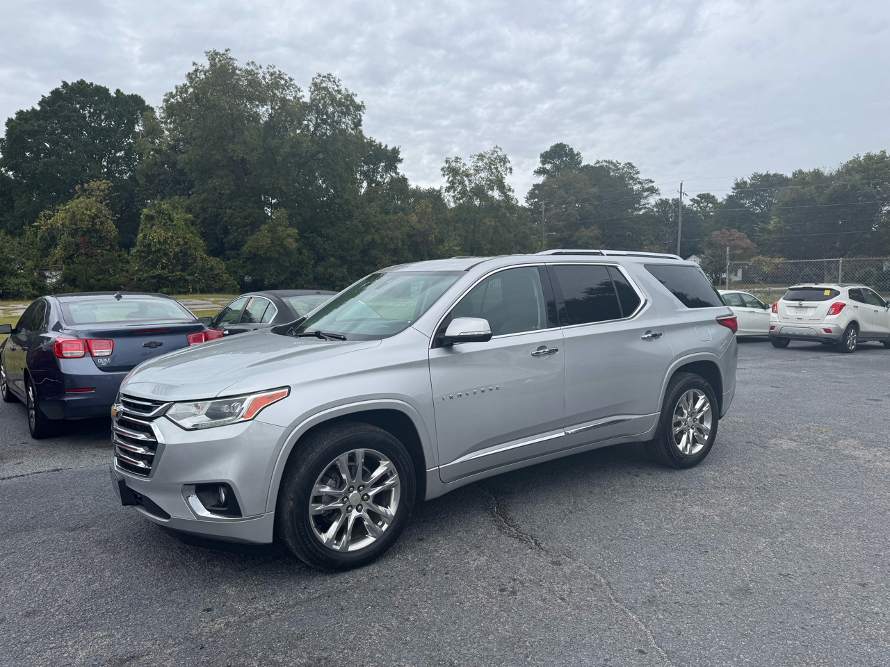 2019 Chevrolet Traverse High Country RS photo 2