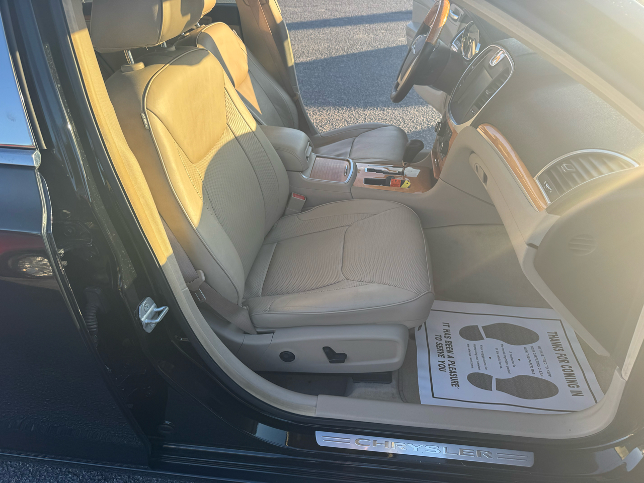 Chrysler 300 4dr Sdn 300C RWD 2014 Chrysler 300 4dr Sdn 300C RWD 2014