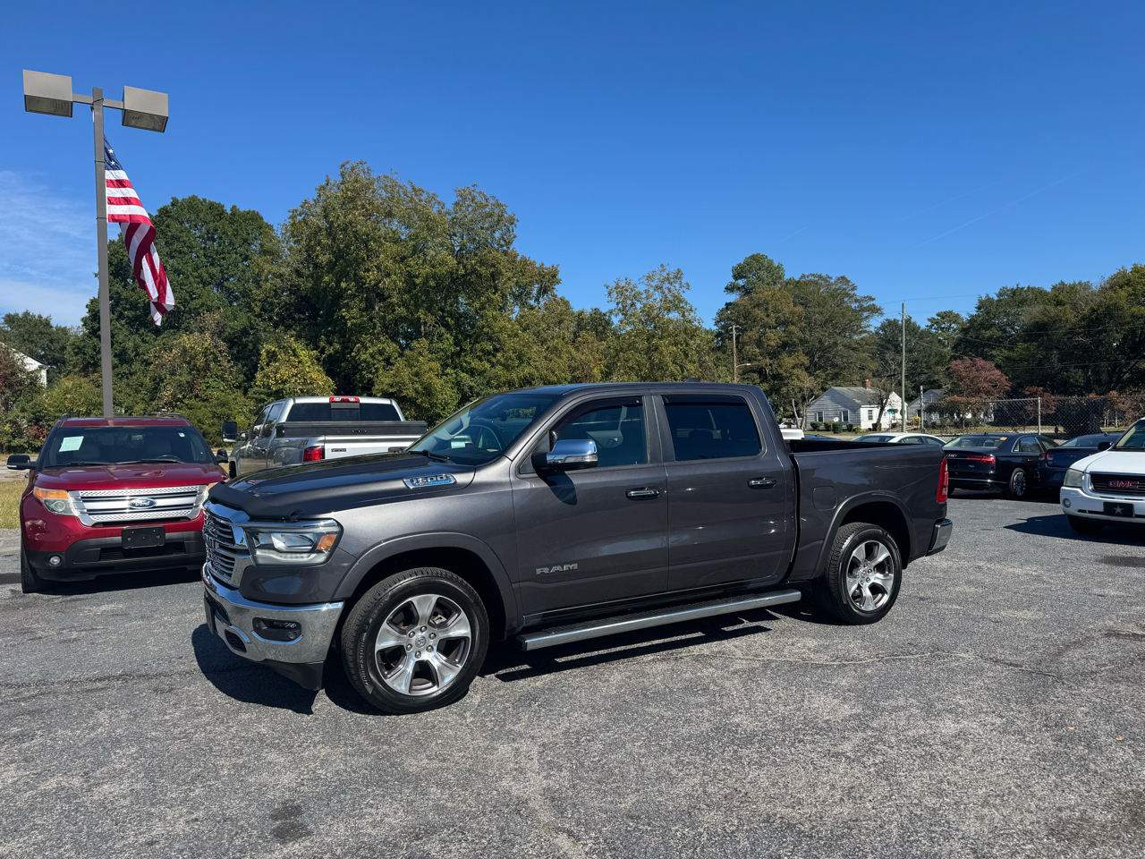 RAM 1500 Laramie 4x4 Crew Cab 5'7" Box 2022 RAM 1500 Laramie 4x4 Crew Cab 5'7" Box 2022