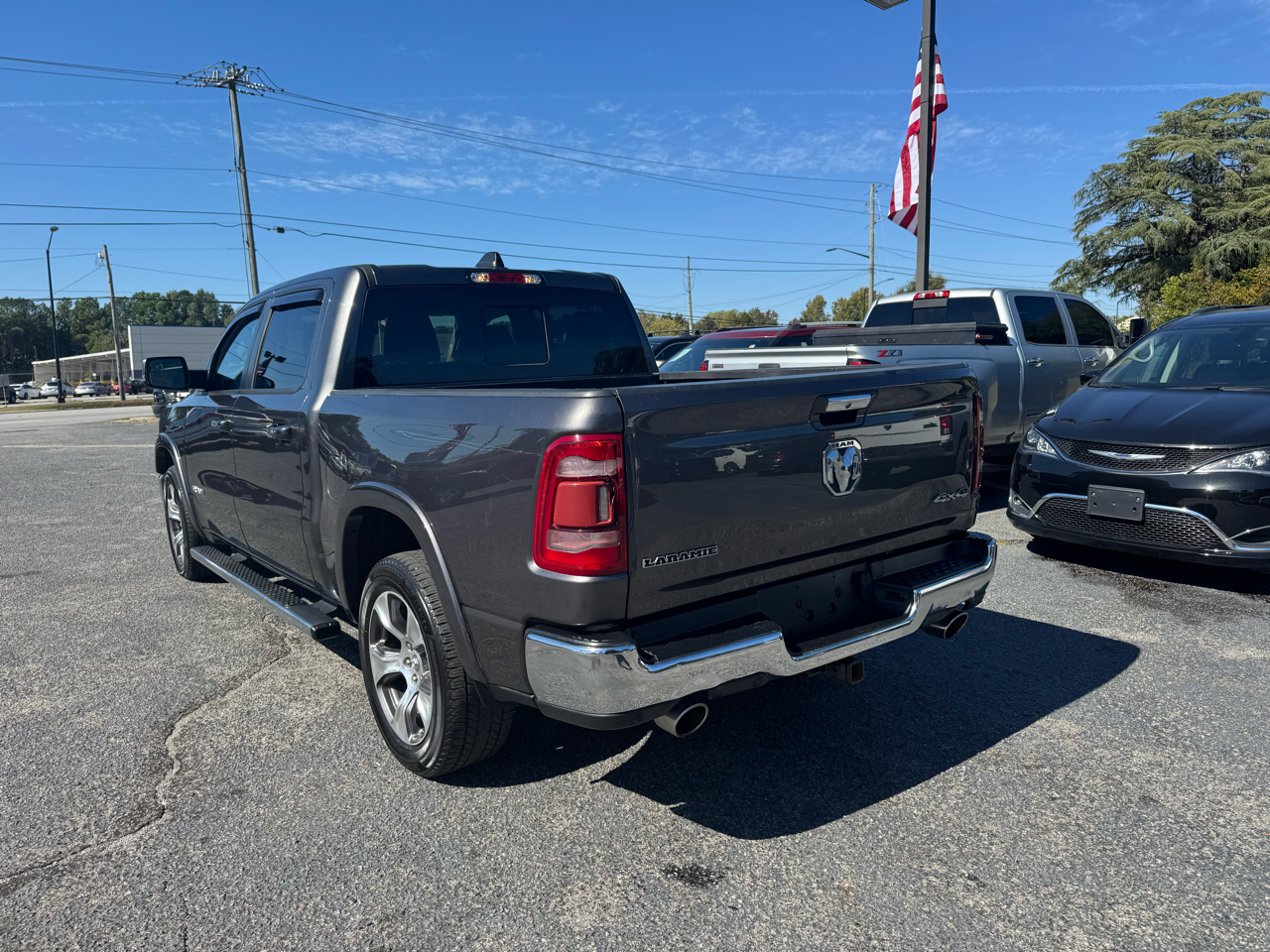 RAM 1500 Laramie 4x4 Crew Cab 5'7" Box 2022 RAM 1500 Laramie 4x4 Crew Cab 5'7" Box 2022