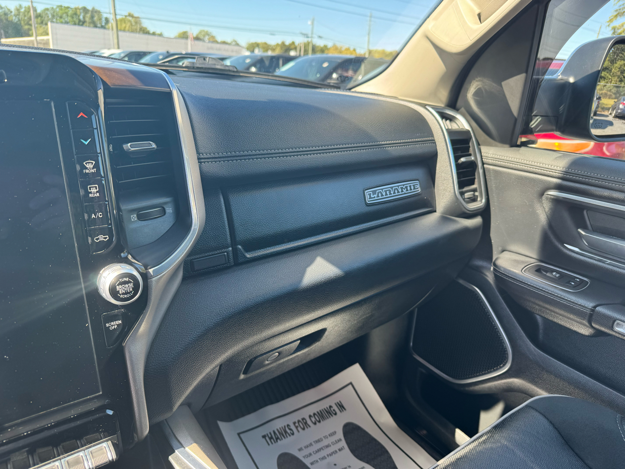 RAM 1500 Laramie 4x4 Crew Cab 5'7" Box 2022 RAM 1500 Laramie 4x4 Crew Cab 5'7" Box 2022