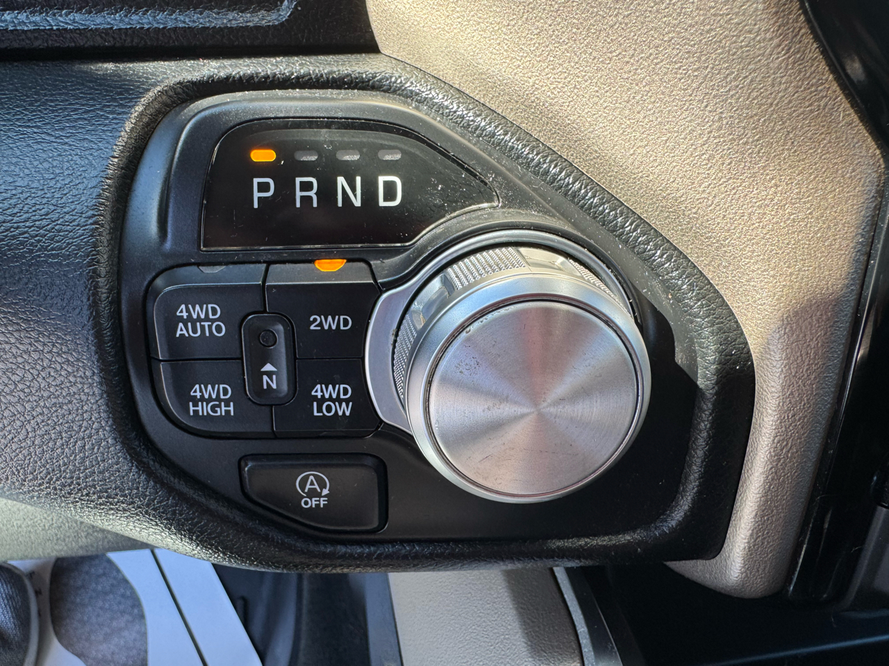 RAM 1500 Laramie 4x4 Crew Cab 5'7" Box 2022 RAM 1500 Laramie 4x4 Crew Cab 5'7" Box 2022