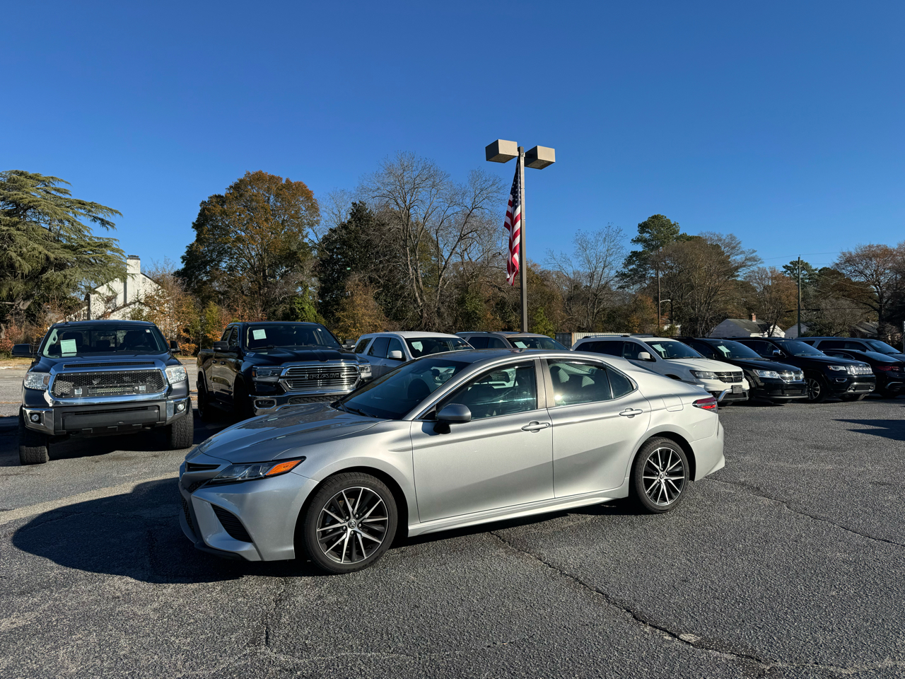 Toyota Camry SE Auto (Natl) 2018