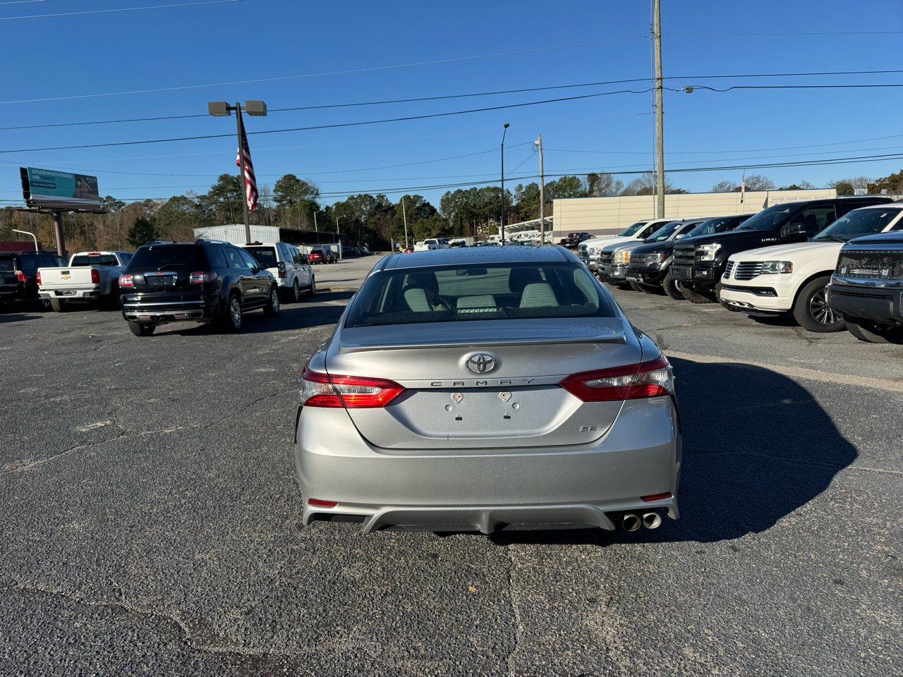 Toyota Camry SE Auto (Natl) 2018