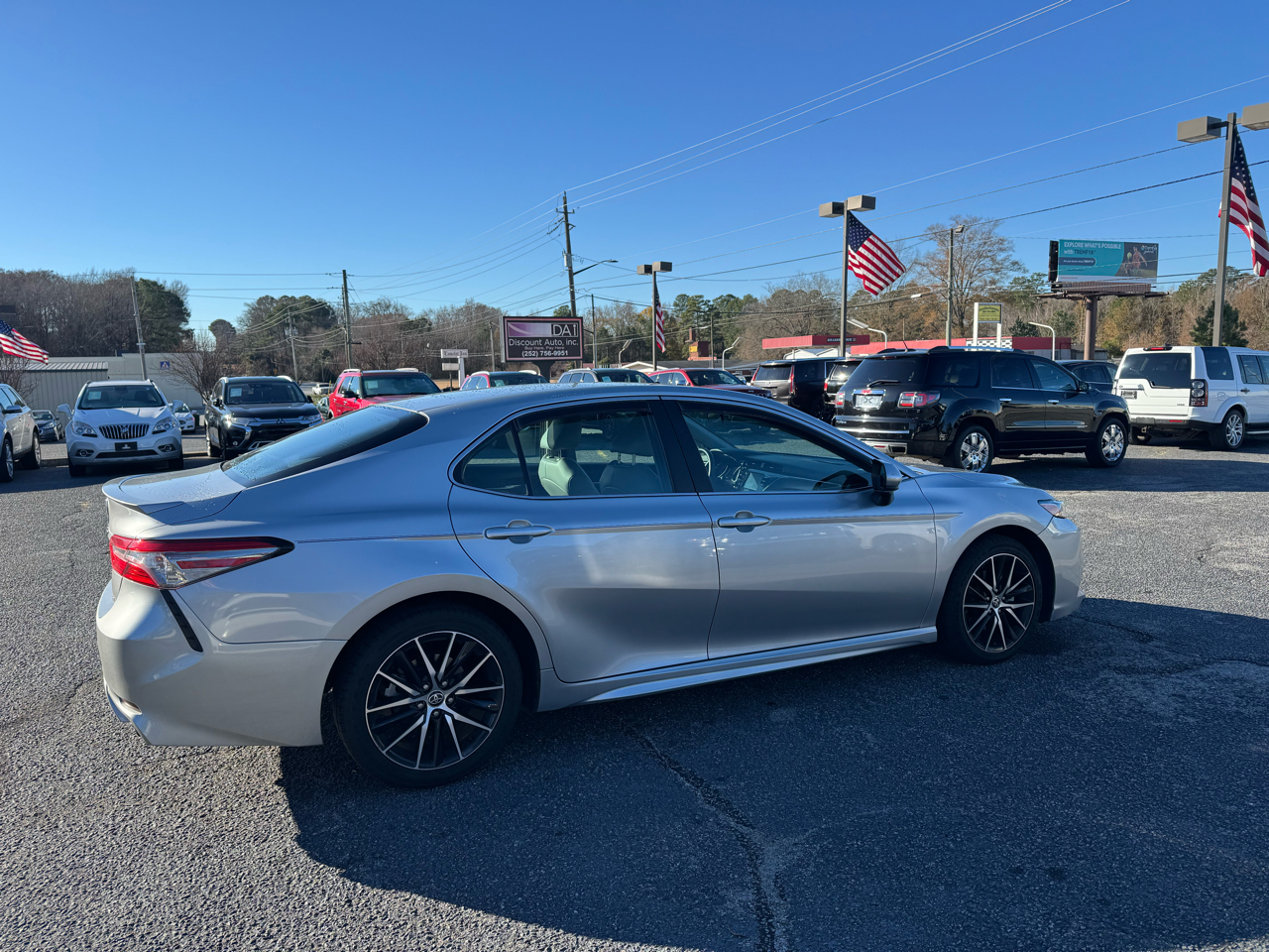 Toyota Camry SE Auto (Natl) 2018