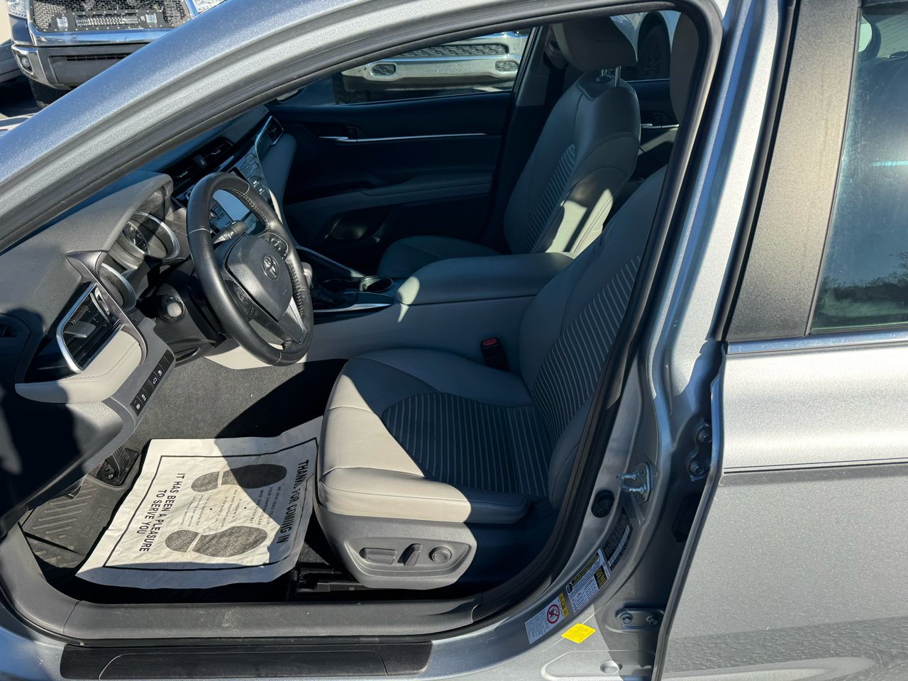 Toyota Camry SE Auto (Natl) 2018