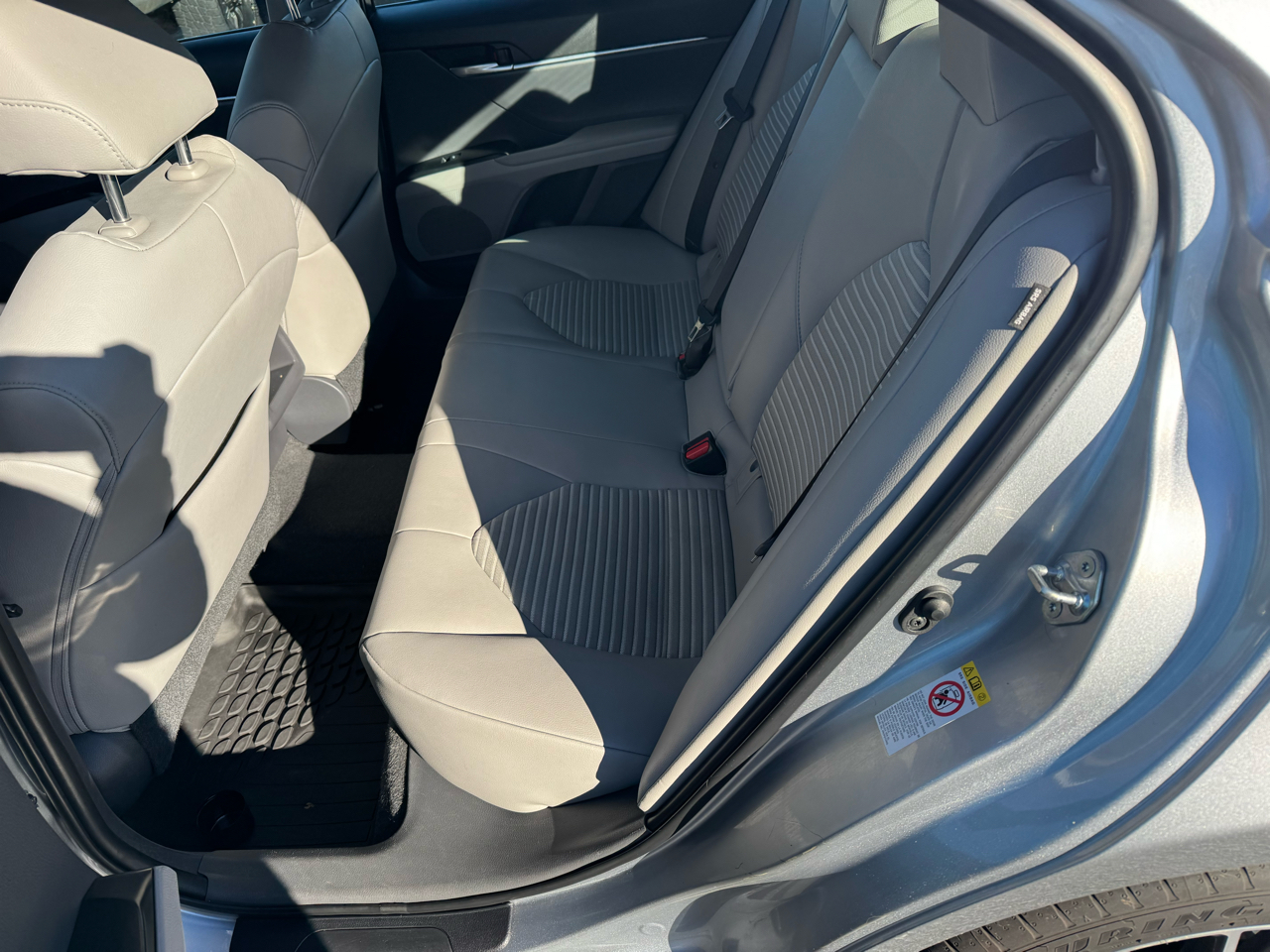 Toyota Camry SE Auto (Natl) 2018