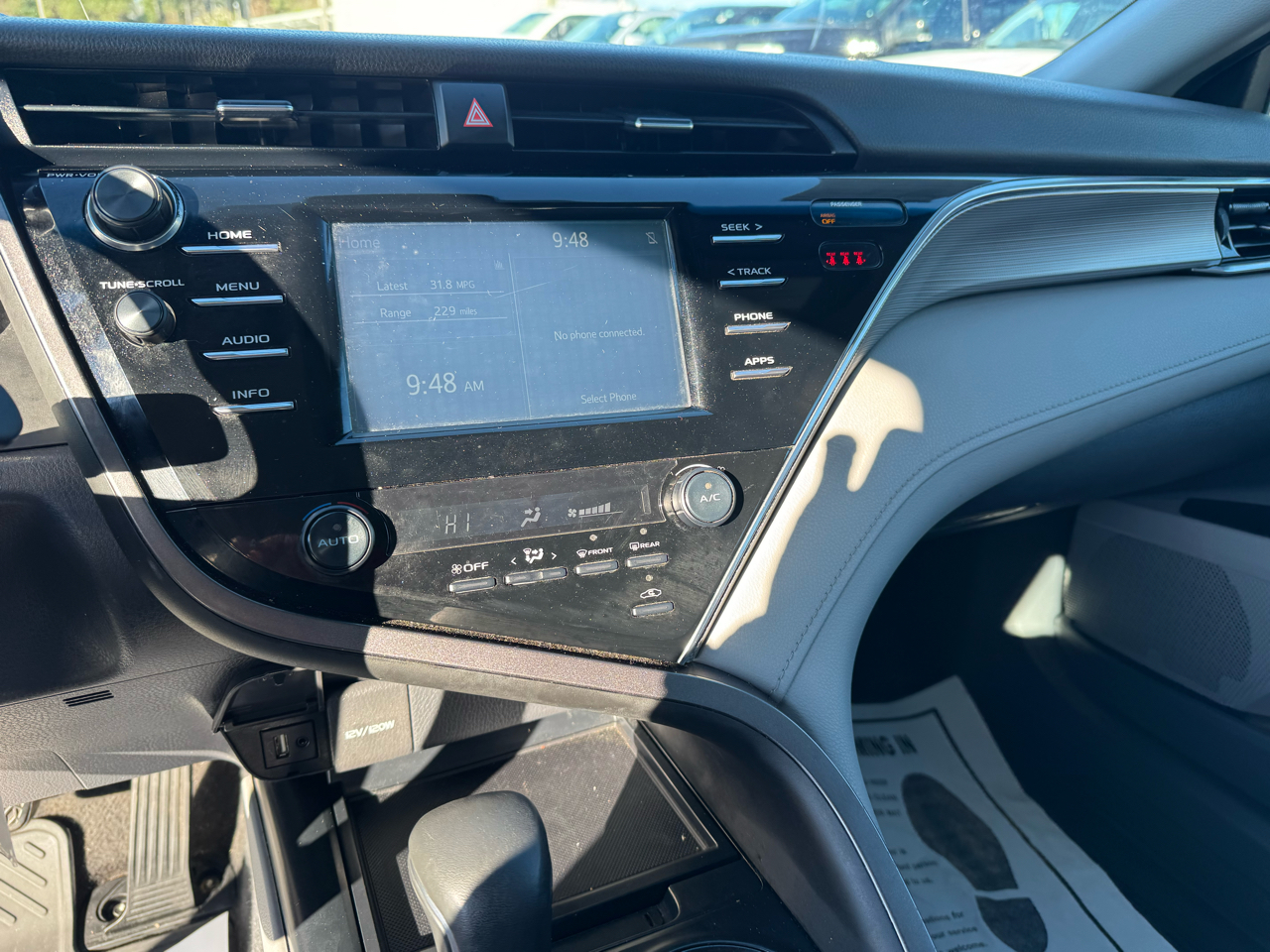 Toyota Camry SE Auto (Natl) 2018