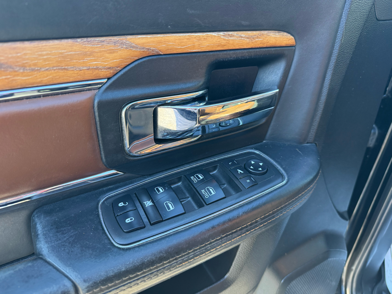 RAM 1500 4WD Crew Cab 149" Longhorn 2014