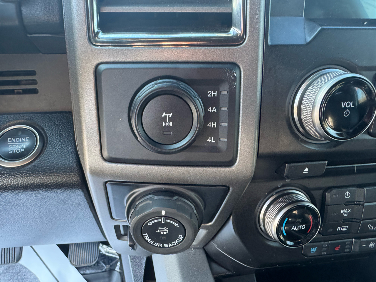 Ford F-150 Raptor 4WD SuperCrew 5.5' Box 2017