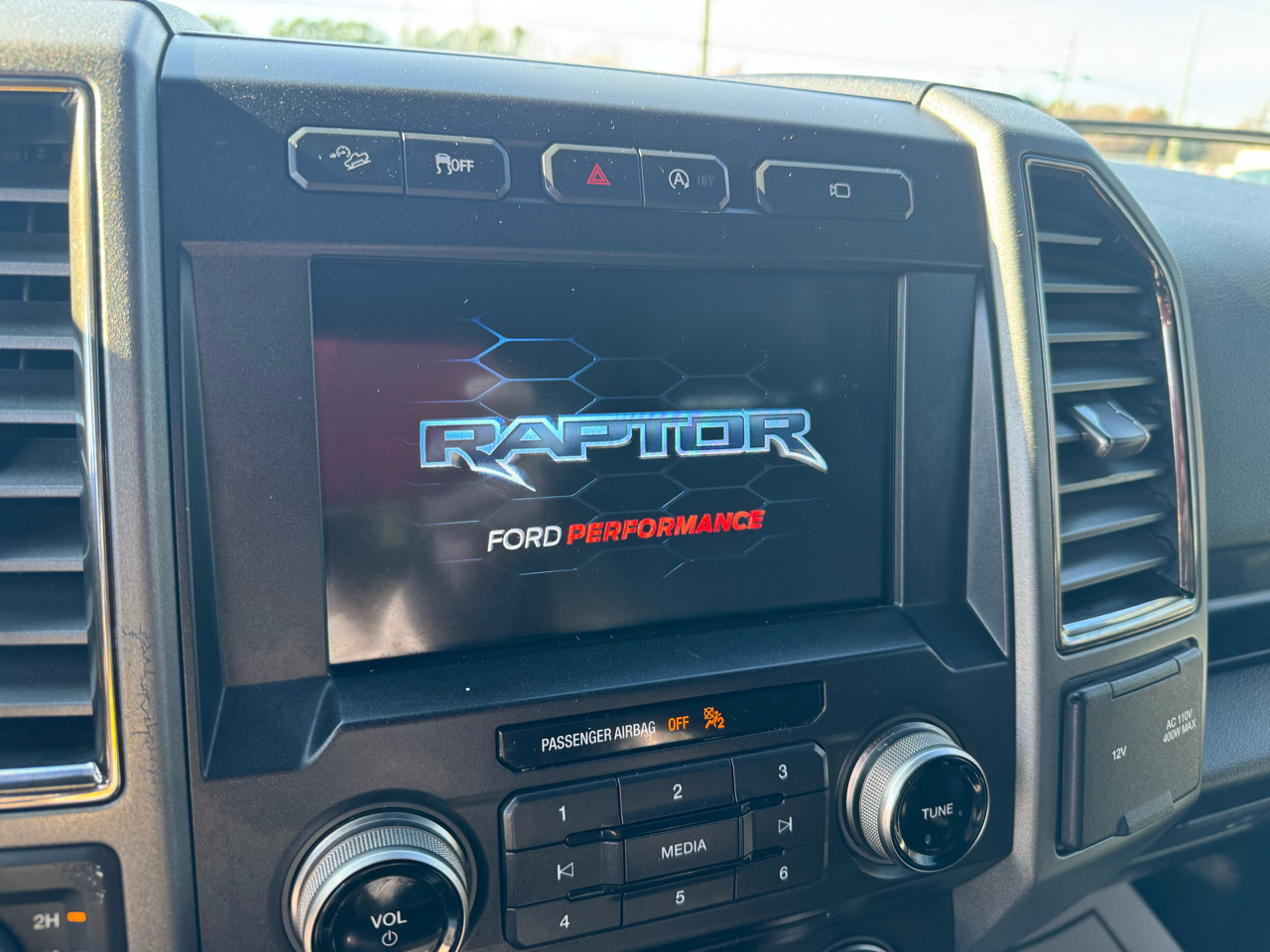 Ford F-150 Raptor 4WD SuperCrew 5.5' Box 2017