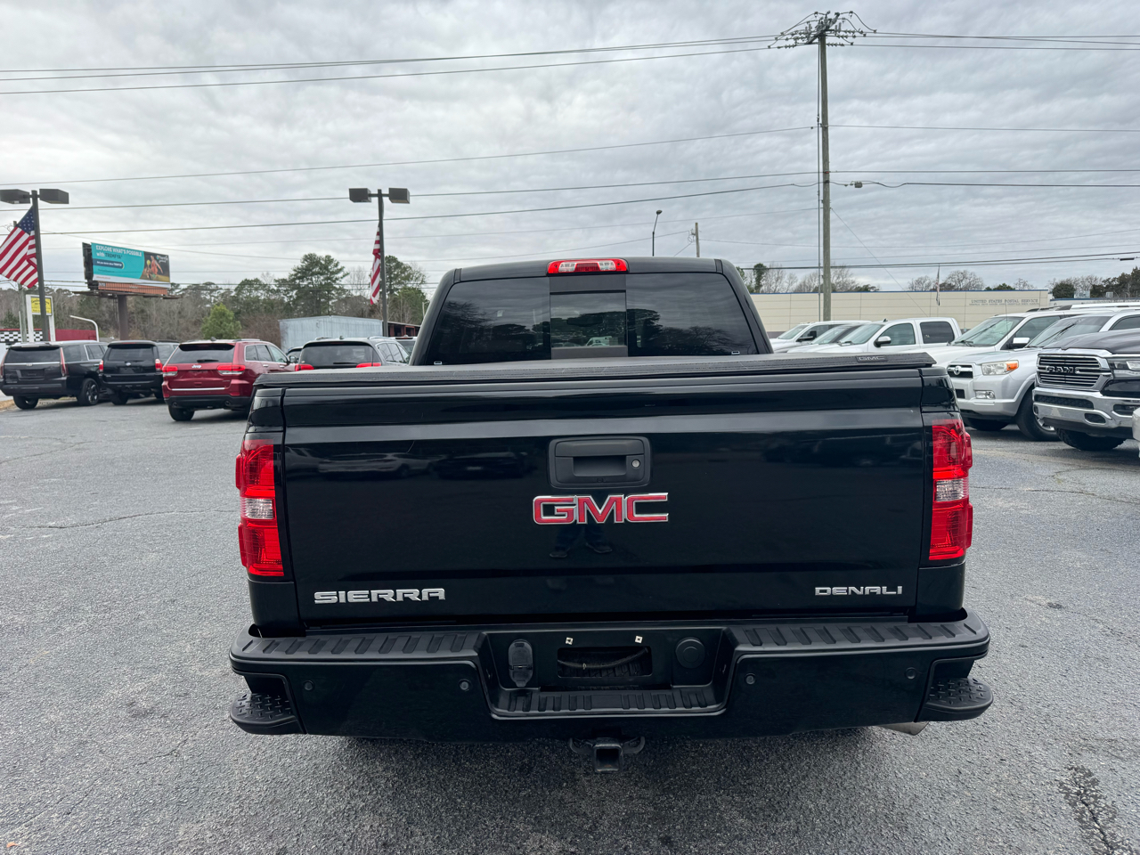 GMC Sierra 1500 4WD Crew Cab 143.5" Denali 2014