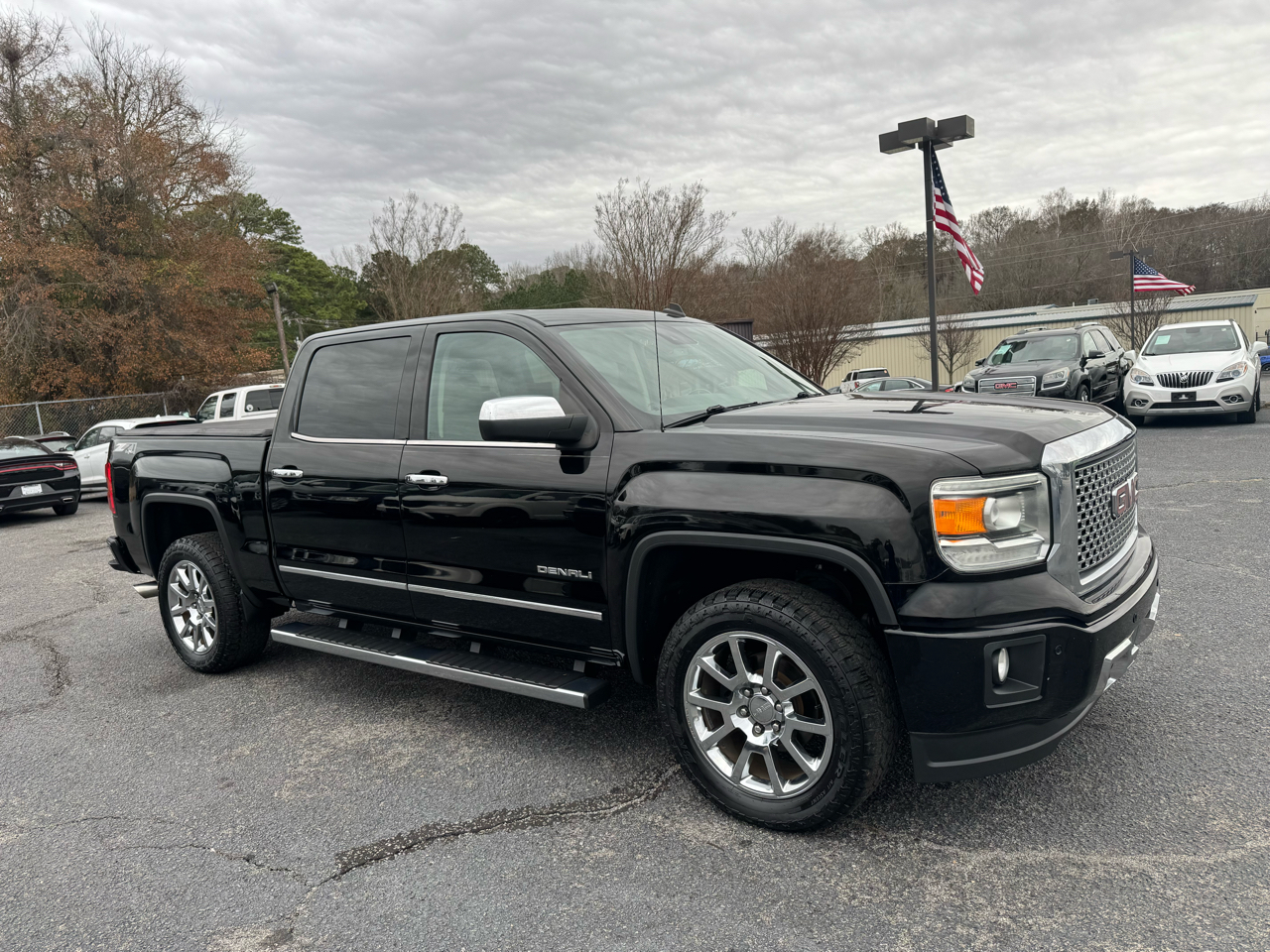 GMC Sierra 1500 4WD Crew Cab 143.5" Denali 2014