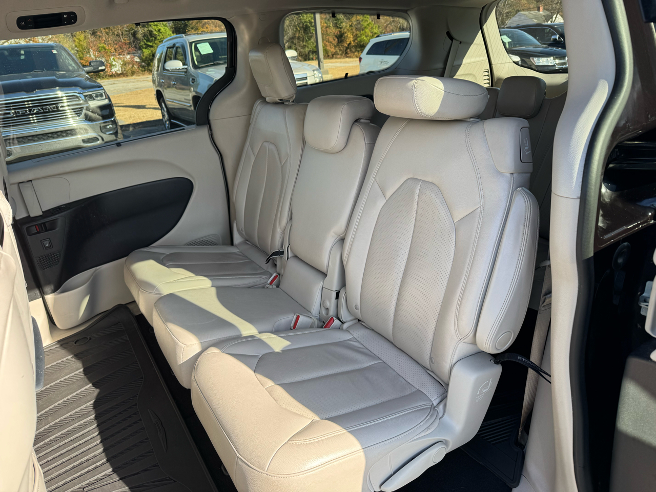 Chrysler Pacifica Touring-L Plus FWD 2017